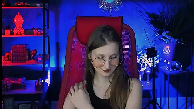 Snapshot of EllaHorton chatting on March 2025 08:43:01 PM EllaHorton online show from March 2025 08:43:01 PM