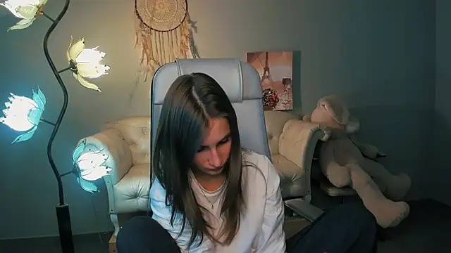 Snapshot of EllaHorton chatting on March 2025 07:10:01 PM EllaHorton online show from March 2025 07:10:01 PM