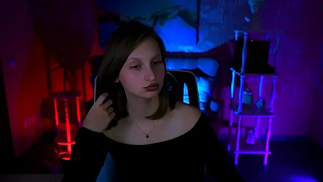 Snapshot of EllaHorton chatting on September 2025 05:16:02 PM EllaHorton online show from September 2025 05:16:02 PM