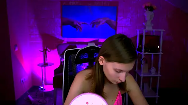 Snapshot of EllaHorton chatting on February 2026 01:09:02 PM EllaHorton online show from February 2026 01:09:02 PM