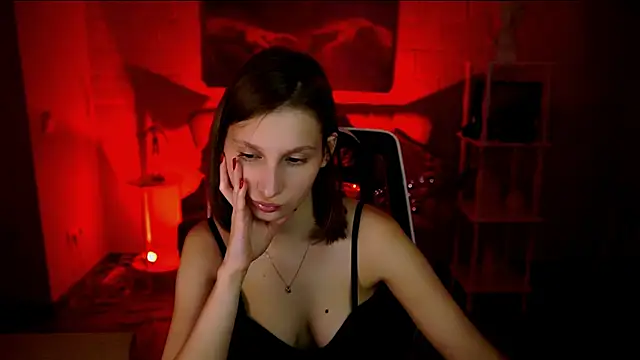 Snapshot of EllaHorton chatting on March 2026 04:35:01 PM EllaHorton online show from March 2026 04:35:01 PM