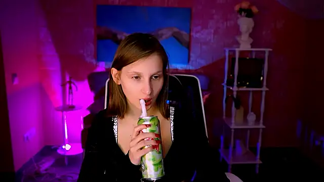 EllaHorton online show from March 2026 04:32:02 PM