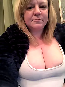 jusichka online show from March 2026 06:03:02 PM