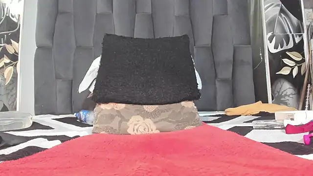 hot milkbitch online show from September 2025 04:25:02 AM