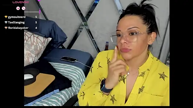 Snapshot of paula_daniela1 chatting on December 2024 11:45:01 PM paula daniela1 online show from December 2024 11:45:01 PM