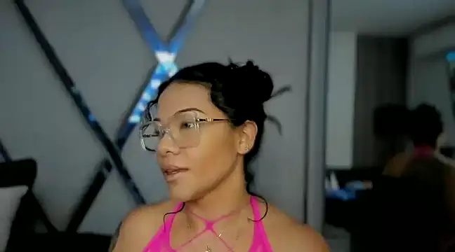 Snapshot of paula_daniela1 chatting on January 2025 08:39:02 PM paula daniela1 online show from January 2025 08:39:02 PM