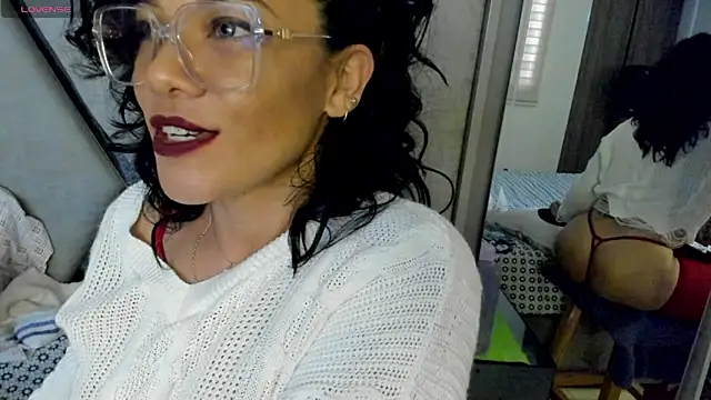 Snapshot of paula_daniela1 chatting on February 2025 08:46:01 PM paula daniela1 online show from February 2025 08:46:01 PM