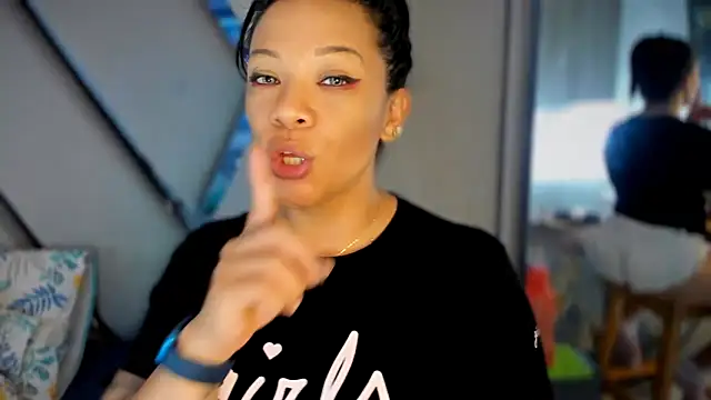 Snapshot of paula_daniela1 chatting on February 2025 01:43:02 AM paula daniela1 online show from February 2025 01:43:02 AM