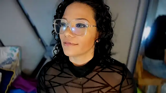 Snapshot of paula_daniela1 chatting on February 2025 08:36:01 PM paula daniela1 online show from February 2025 08:36:01 PM