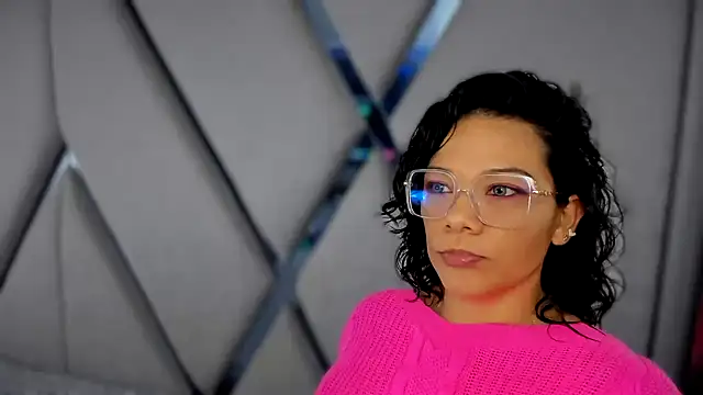 Snapshot of paula_daniela1 chatting on February 2025 09:14:02 PM paula daniela1 online show from February 2025 09:14:02 PM