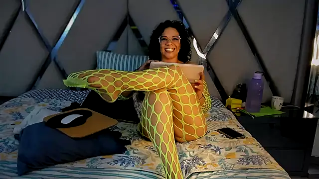 Snapshot of paula_daniela1 chatting on March 2025 09:36:02 PM paula daniela1 online show from March 2025 09:36:02 PM