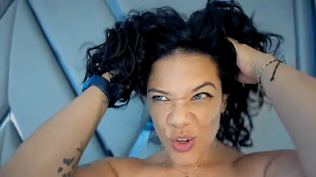 Snapshot of paula_daniela1 chatting on March 2025 12:58:02 AM paula daniela1 online show from March 2025 12:58:02 AM