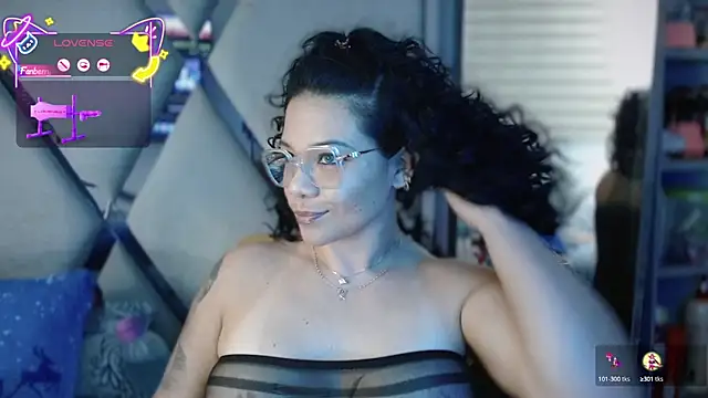 Snapshot of paula_daniela1 chatting on October 2025 11:01:02 PM paula daniela1 online show from October 2025 11:01:02 PM