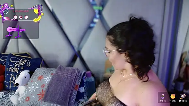 Snapshot of paula_daniela1 chatting on October 2025 09:03:02 PM paula daniela1 online show from October 2025 09:03:02 PM