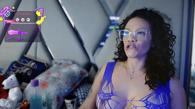 Snapshot of paula_daniela1 chatting on October 2025 09:37:01 PM paula daniela1 online show from October 2025 09:37:01 PM