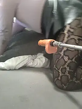 aprilexx online show from October 2025 12:36:02 PM