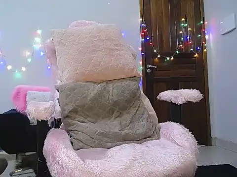 Irresistible24 online show from March 2025 09:41:01 AM