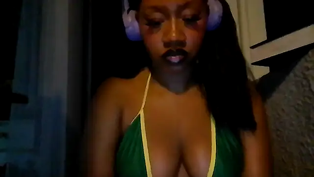 Snapshot of goddessdaisysky chatting on July 2026 05:43:02 AM goddessdaisysky online show from July 2026 05:43:02 AM