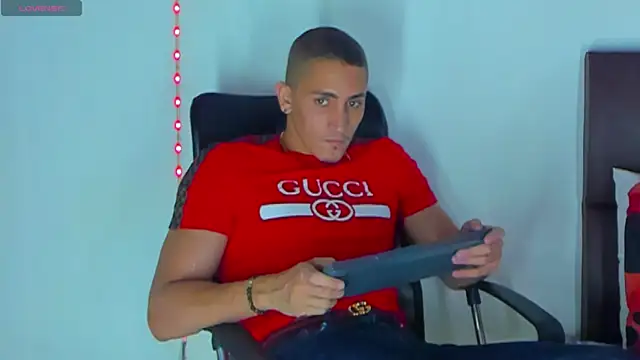 MikeRoss7777 online show from December 2024 02:17:02 PM