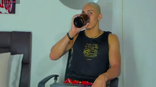 MikeRoss7777 online show from January 2025 10:06:01 PM