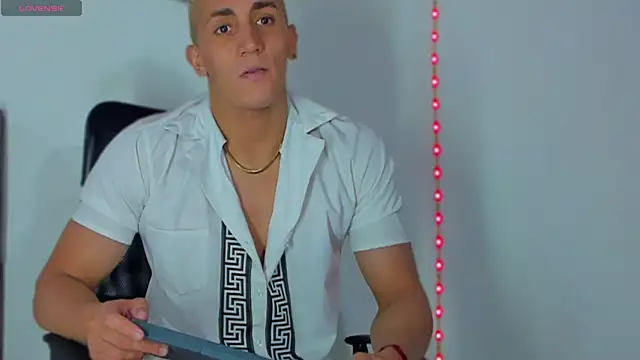 MikeRoss7777 online show from February 2025 01:09:02 AM