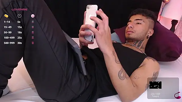 JuanCamiilo 66 online show from December 2024 05:37:01 AM