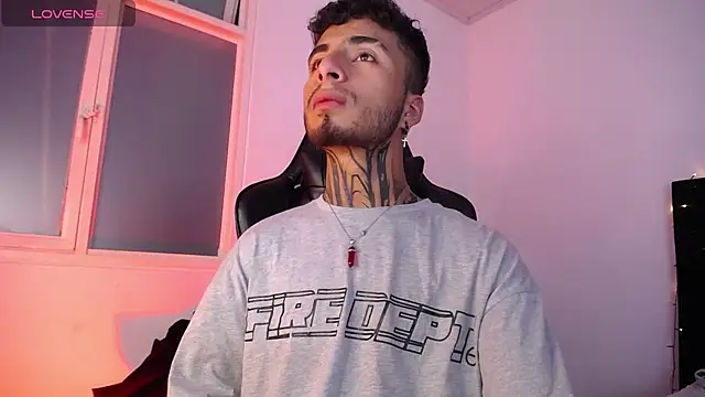 JuanCamiilo 66 online show from February 2025 04:48:02 AM