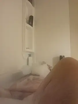 caressonnous online show from December 2024 11:18:02 AM