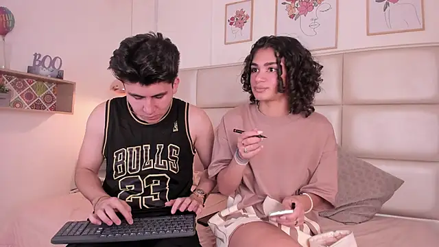 ZukyXYakihiro89 online show from December 2024 07:24:02 PM