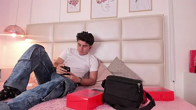 ZukyXYakihiro89 online show from January 2025 01:08:01 AM