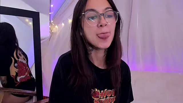 noemi foxxx online show from February 2025 03:38:01 PM