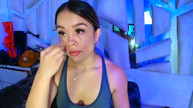 Natalyefoster online show from February 2026 05:09:02 PM