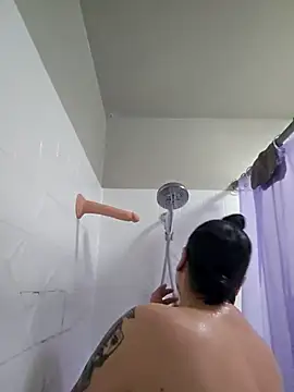 Snapshot of honeeyyy_pot chatting on February 2026 05:48:02 AM honeeyyy pot online show from February 2026 05:48:02 AM