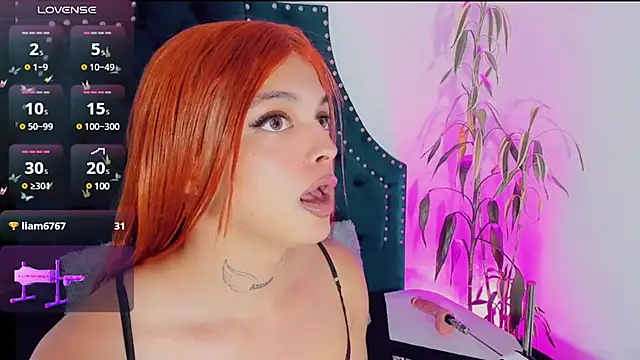 Emmaa Saenz  online show from February 2025 02:01:01 AM