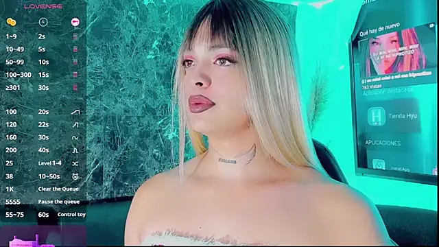 Emmaa Saenz  online show from December 2025 08:17:01 PM