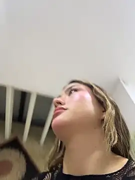 Arianavillada online show from December 2025 03:12:02 AM