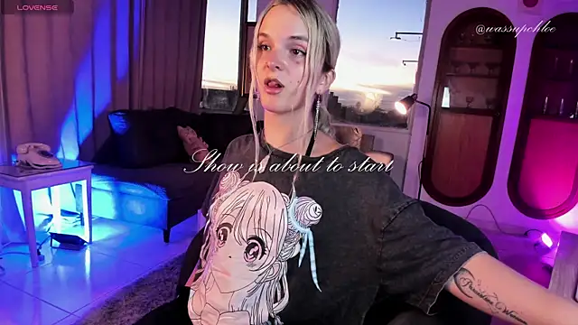 misschloe   online show from January 2025 11:22:01 PM