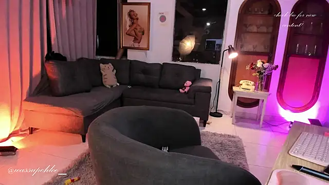 misschloe   online show from February 2025 01:54:02 AM