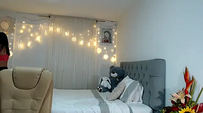 ZajiraShane online show from December 2024 07:20:01 AM