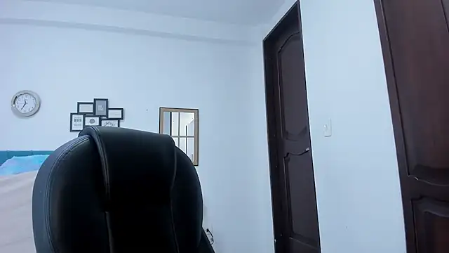 kamila lopez online show from February 2026 07:23:02 PM