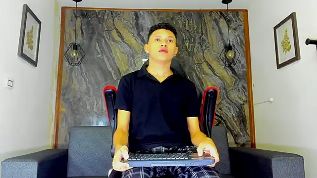 liam genner  online show from January 2025 07:43:01 PM