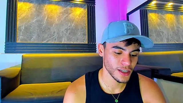 liam genner  online show from November 2025 08:10:01 PM