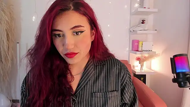 Snapshot of veronicaxx69 chatting on June 2026 06:18:01 AM veronicaxx69 online show from June 2026 06:18:01 AM