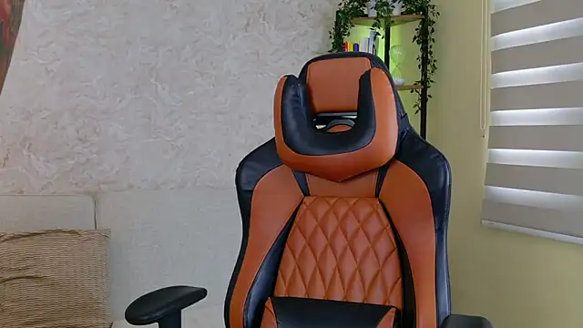 AdanReilly online show from February 2025 02:13:02 PM