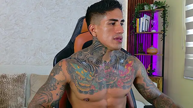 AdanReilly online show from September 2025 04:23:02 PM