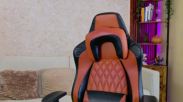 AdanReilly online show from December 2025 07:53:02 PM