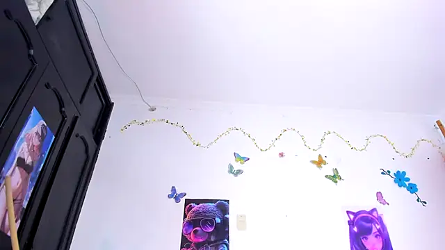 Emily Coper18 online show from February 2025 04:10:02 PM