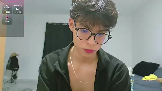 Jacotnk online show from October 2025 04:32:01 AM