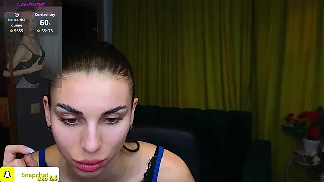 Snapshot of EmmyGreans chatting on February 2026 12:37:01 PM EmmyGreans online show from February 2026 12:37:01 PM