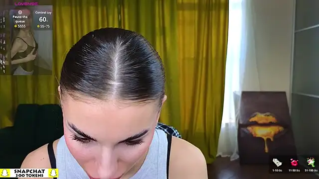 Snapshot of EmmyGreans chatting on April 2026 05:35:02 AM EmmyGreans online show from April 2026 05:35:02 AM